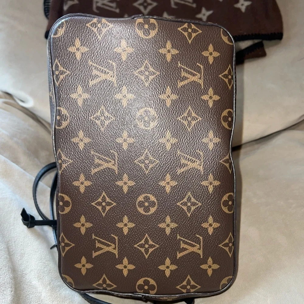 Louis Vuitton Neo Noe MM in excellent condition. - Picture 3 of 16